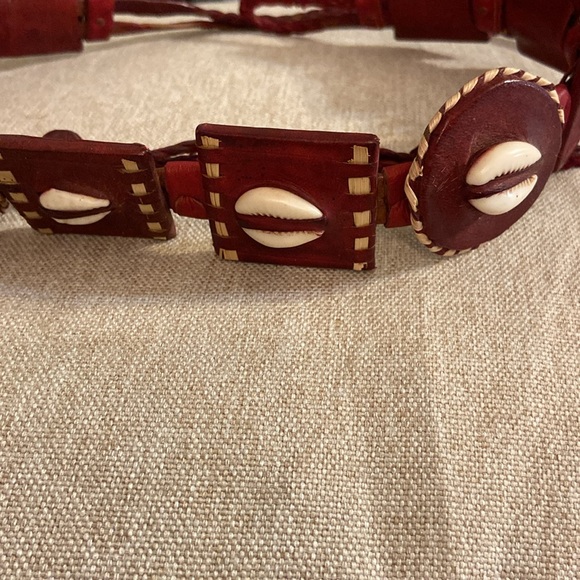 Vintage Tribal Cowrie Shells Cognac Genuine Leather 39” Belt - Picture 4 of 4